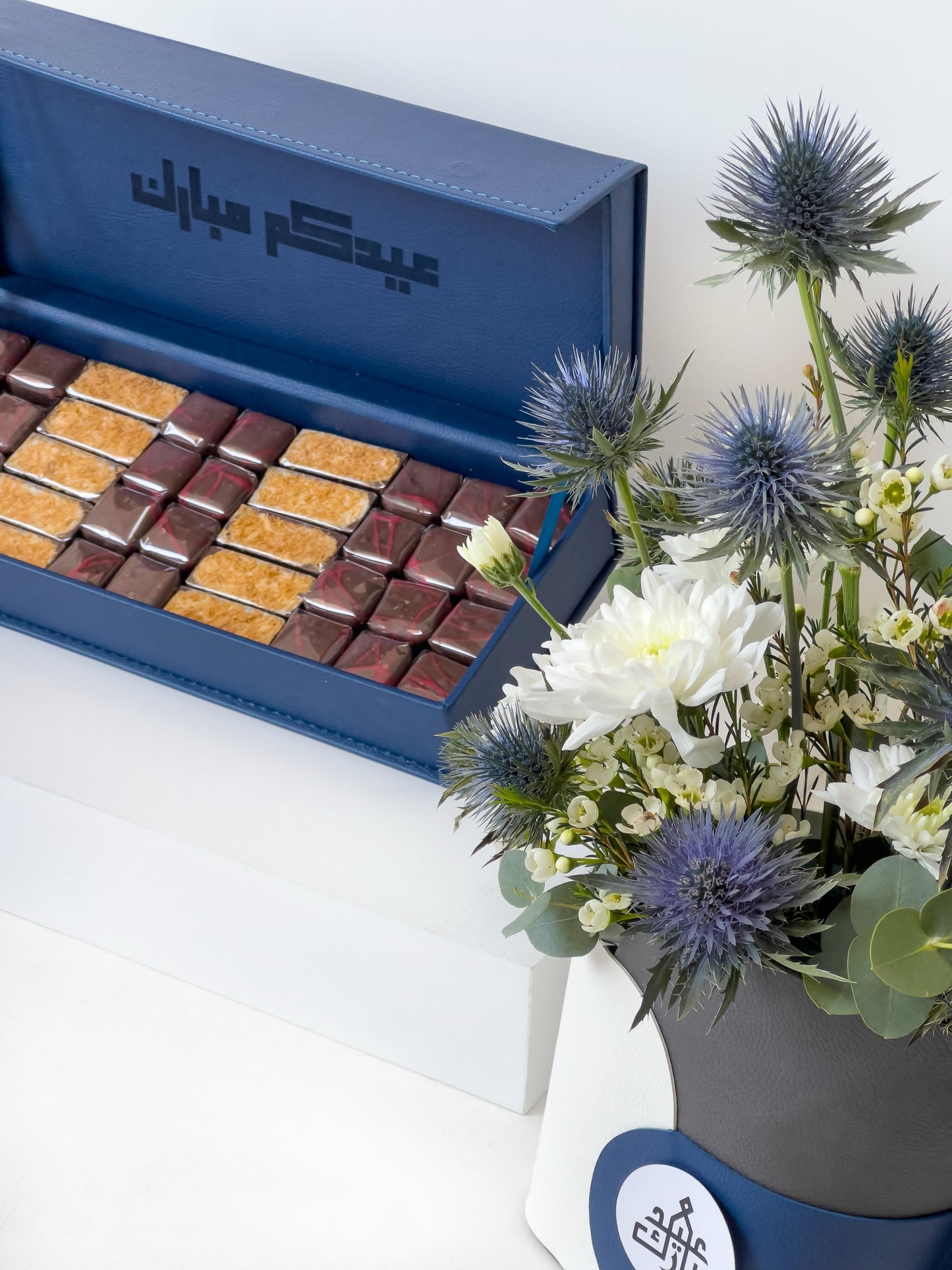 Small Eid Box with Natural Flowers