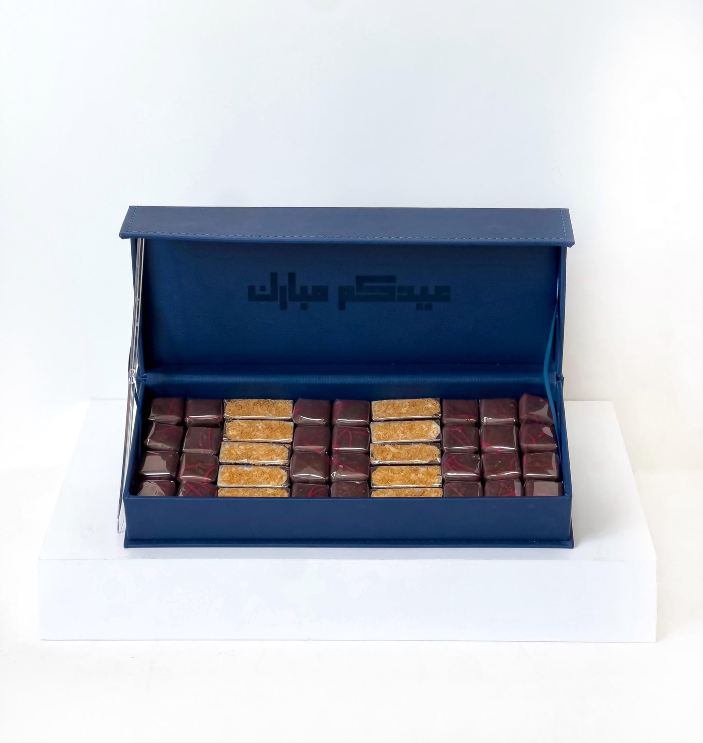 Small Eid Box with Natural Flowers