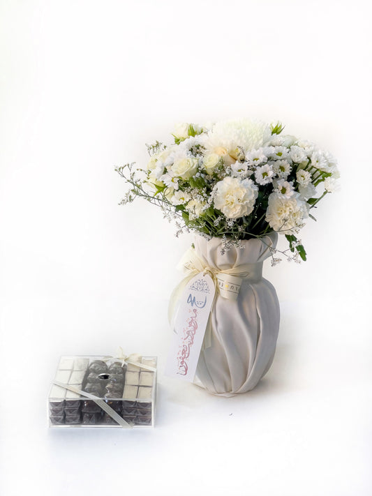 Premium Hajj Gift – Flower Vase & Acrylic Chocolate Box