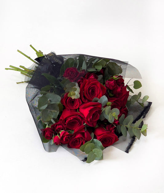 Elegant Red Rose Bouquet with Black Wrapping